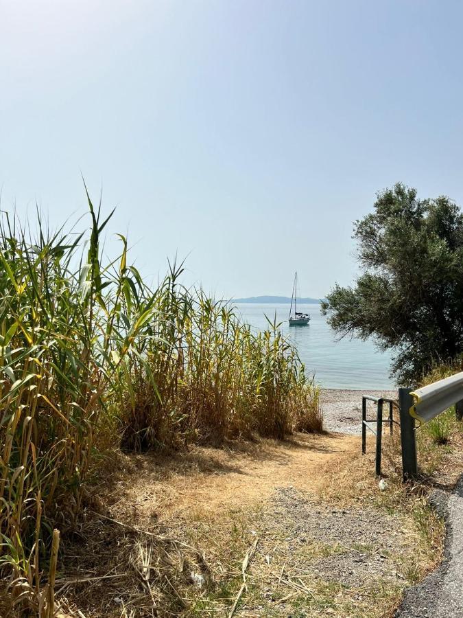 Lithino Apartments - 5Min From The Beach Agios Ioannis Peristeron  ภายนอก รูปภาพ
