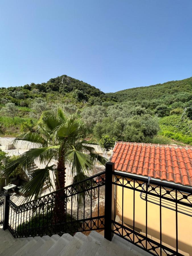 Lithino Apartments - 5Min From The Beach Agios Ioannis Peristeron  ภายนอก รูปภาพ
