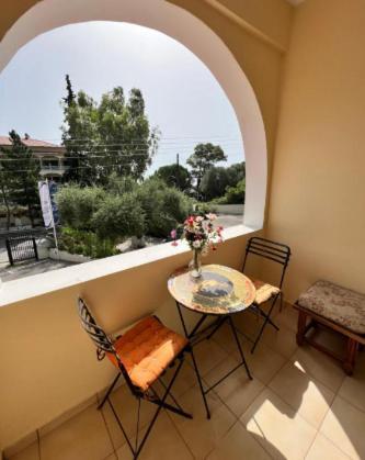 Lithino Apartments - 5Min From The Beach Agios Ioannis Peristeron  ภายนอก รูปภาพ