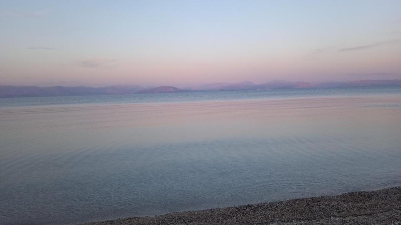 Lithino Apartments - 5Min From The Beach Agios Ioannis Peristeron  ภายนอก รูปภาพ