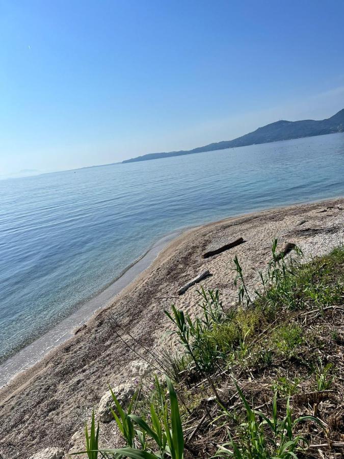Lithino Apartments - 5Min From The Beach Agios Ioannis Peristeron  ภายนอก รูปภาพ
